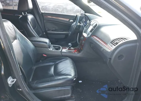 2013 Chrysler 300 Motown from USA, damaged, VIN 2C3CCAAG2DH527629